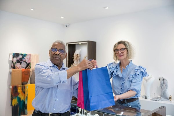 Découvrez des colliers uniques et personnalisables à petits prix